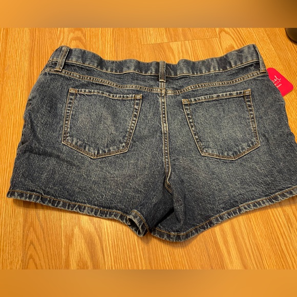 Isabel maternity shorts - Picture 3 of 3